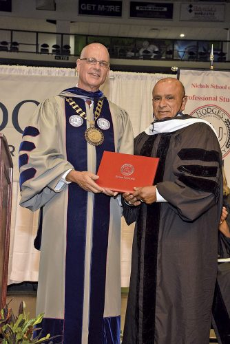 Hodges University celebrates graduates, honors Suarez